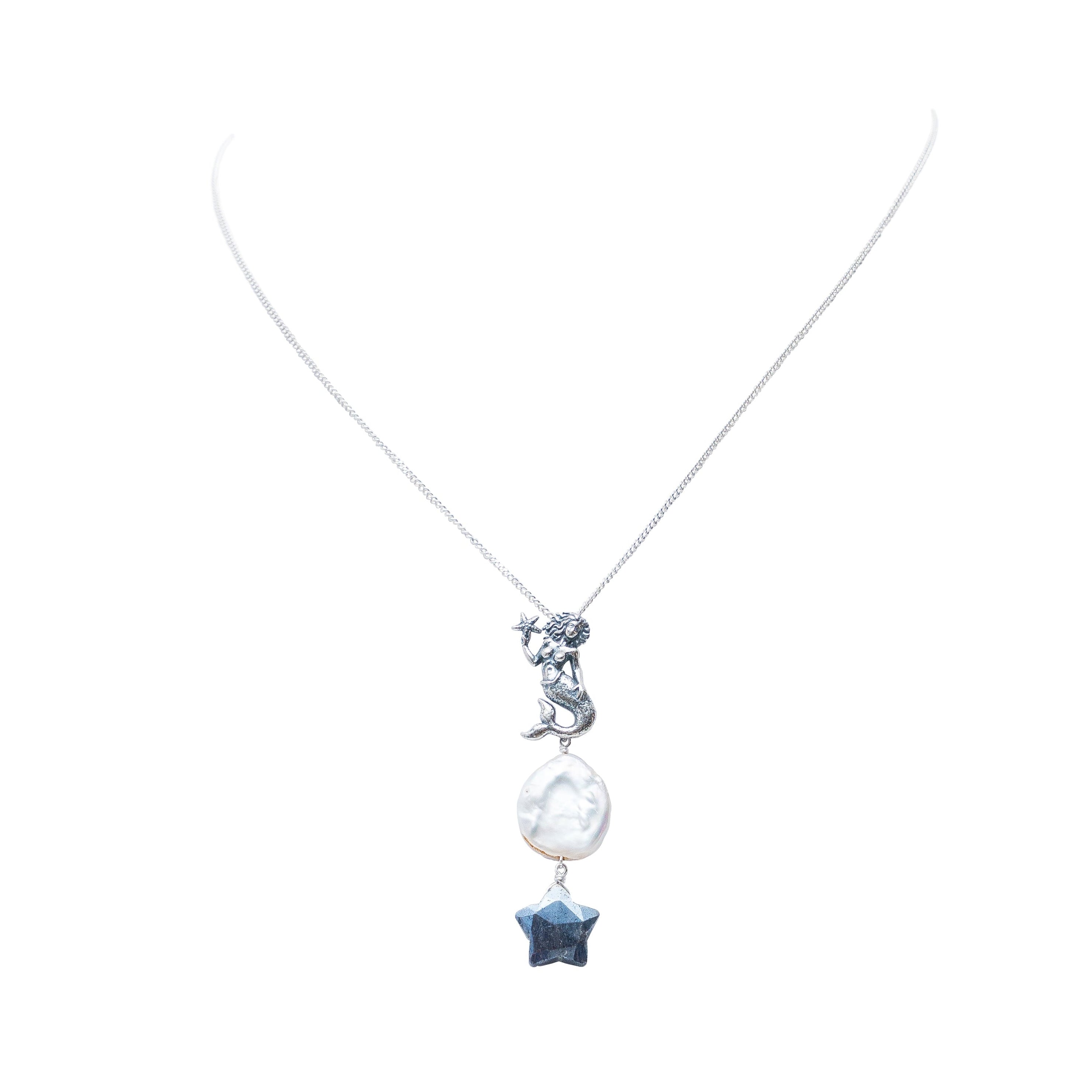 Dije Cielo de Sirena, joya de plata .925, con perla y labradorita – Gabriela Sánchez (vista 2)