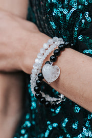 Pulsera Sal de Mar, joya de plata .925, con selenita y ónix – Gabriela Sánchez (vista 3)