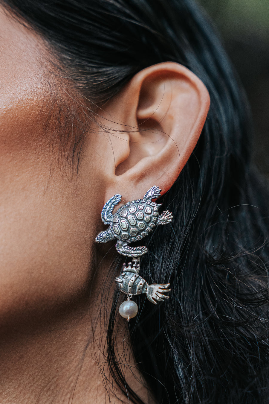 Aretes Madres Marinas, joya de plata .925, con perla – Gabriela Sánchez (vista 2)