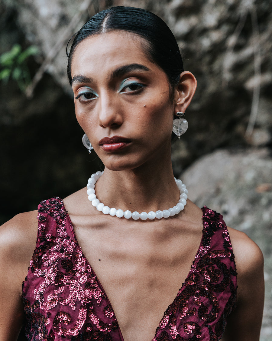 Aretes Corazón de Sal, joya de plata .925, con cuarzo – Gabriela Sánchez (vista 3)