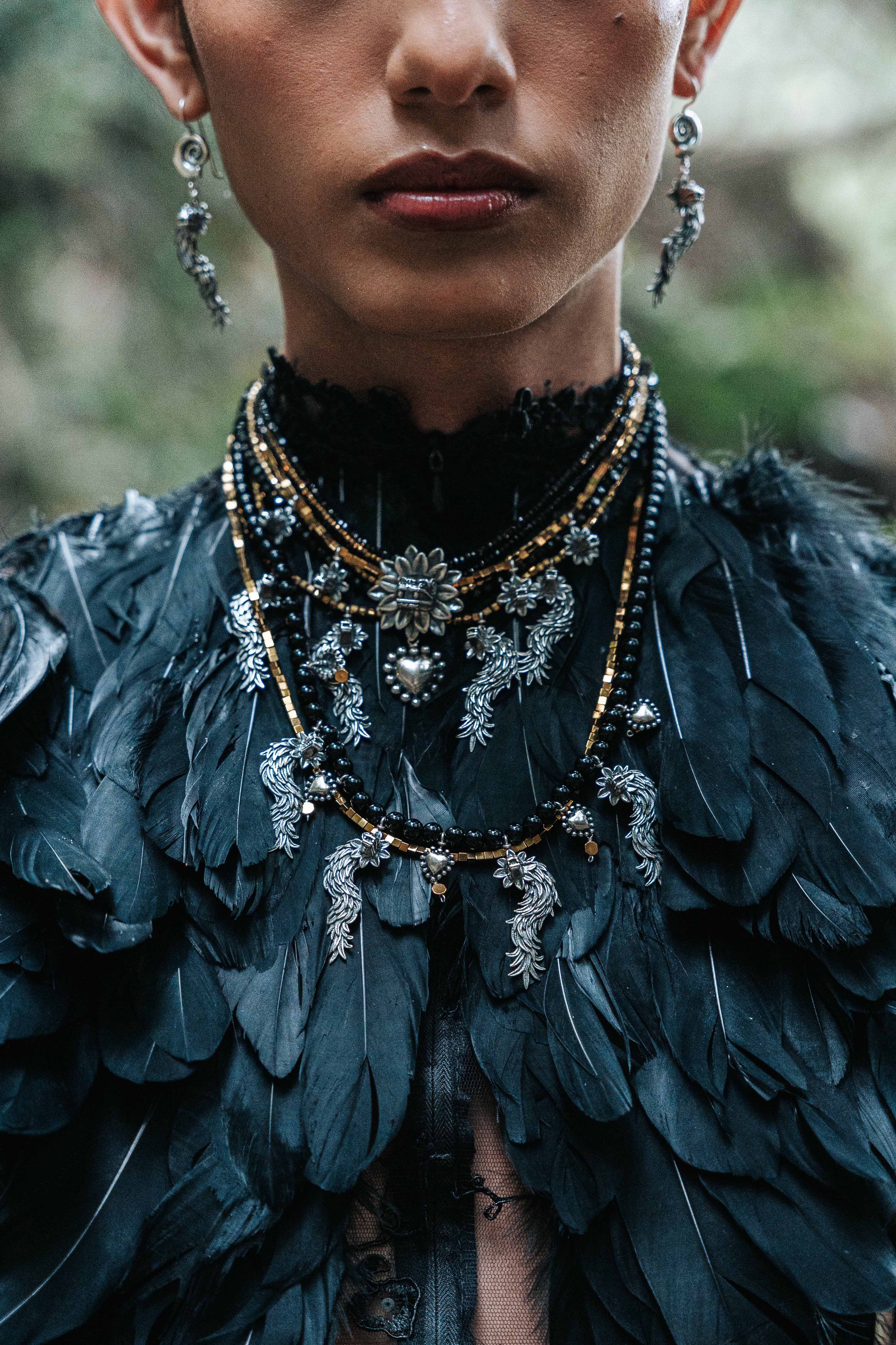 Collar El Gran Kukulkán, joya de plata .925, con espinela y hematita – Gabriela Sánchez (vista 2)