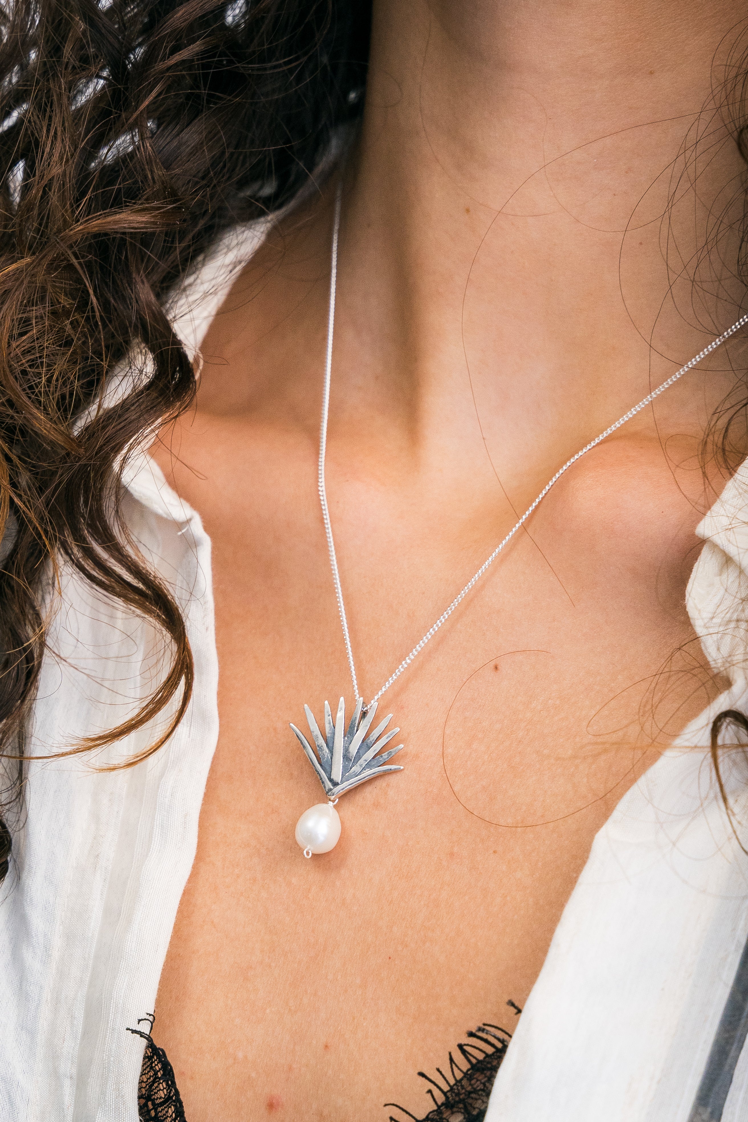 Dije Agave Luz de Perla, joya de plata .925 – Gabriela Sánchez (vista 2)