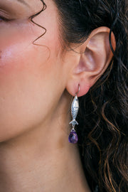 Aretes Marea Púrpura, joya de plata .925, con amatista – Gabriela Sánchez (vista 2)