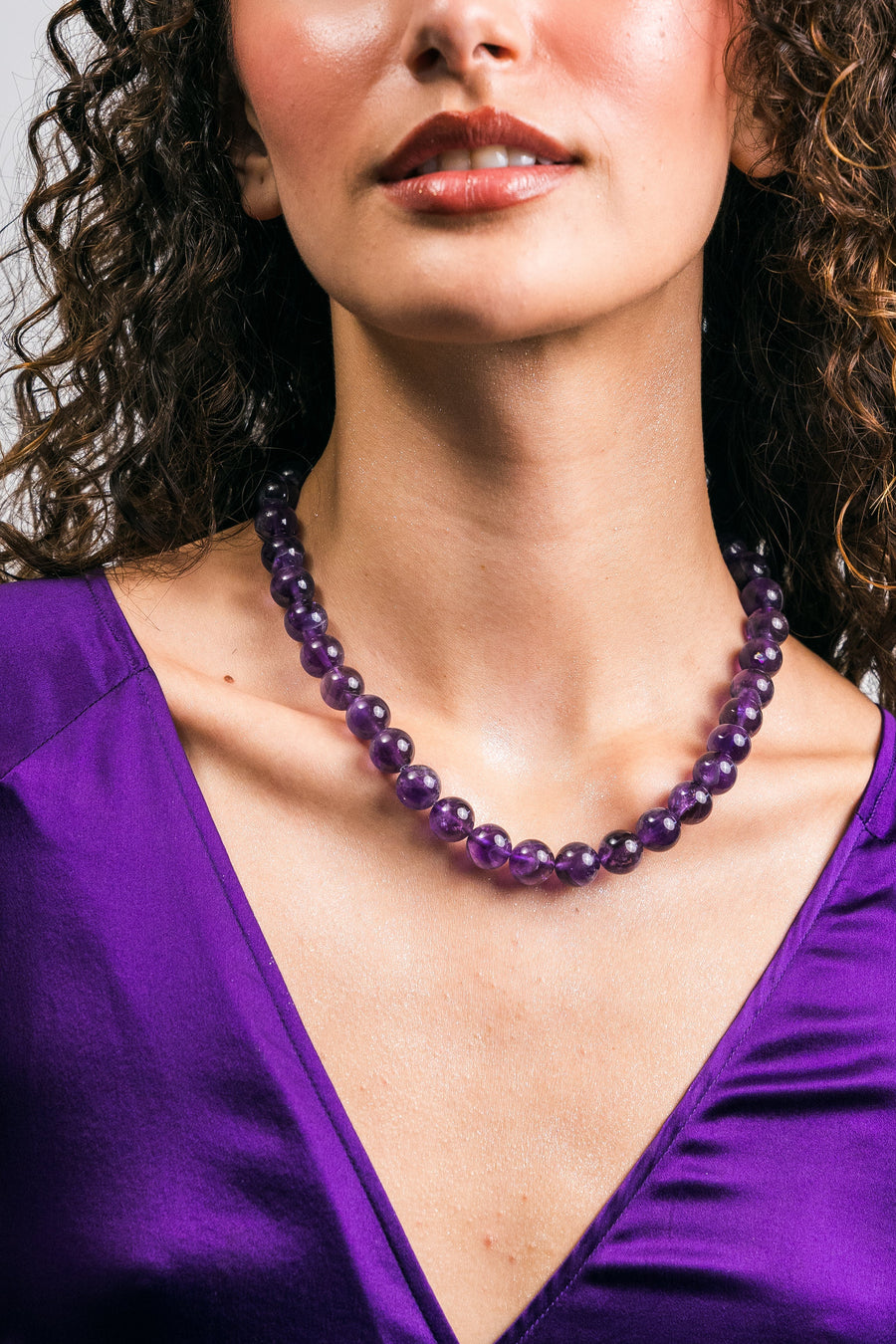 Collar Burbujitas Púrpura, joya de plata .925, con amatista – Gabriela Sánchez (vista 3)