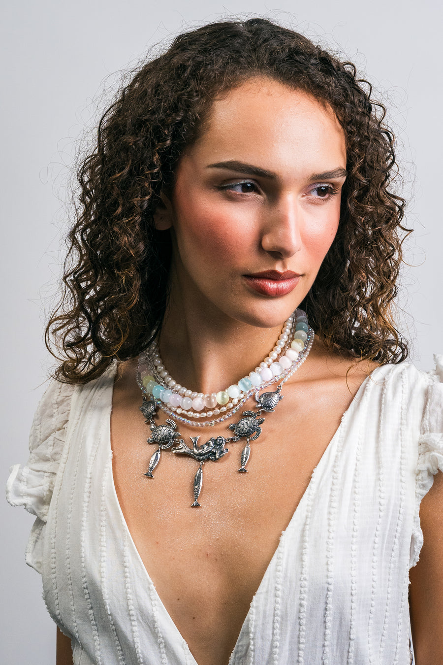 Collar Reflejo Tornasol, joya de plata .925, con perla y cuarzo tornasol – Gabriela Sánchez (vista 4)