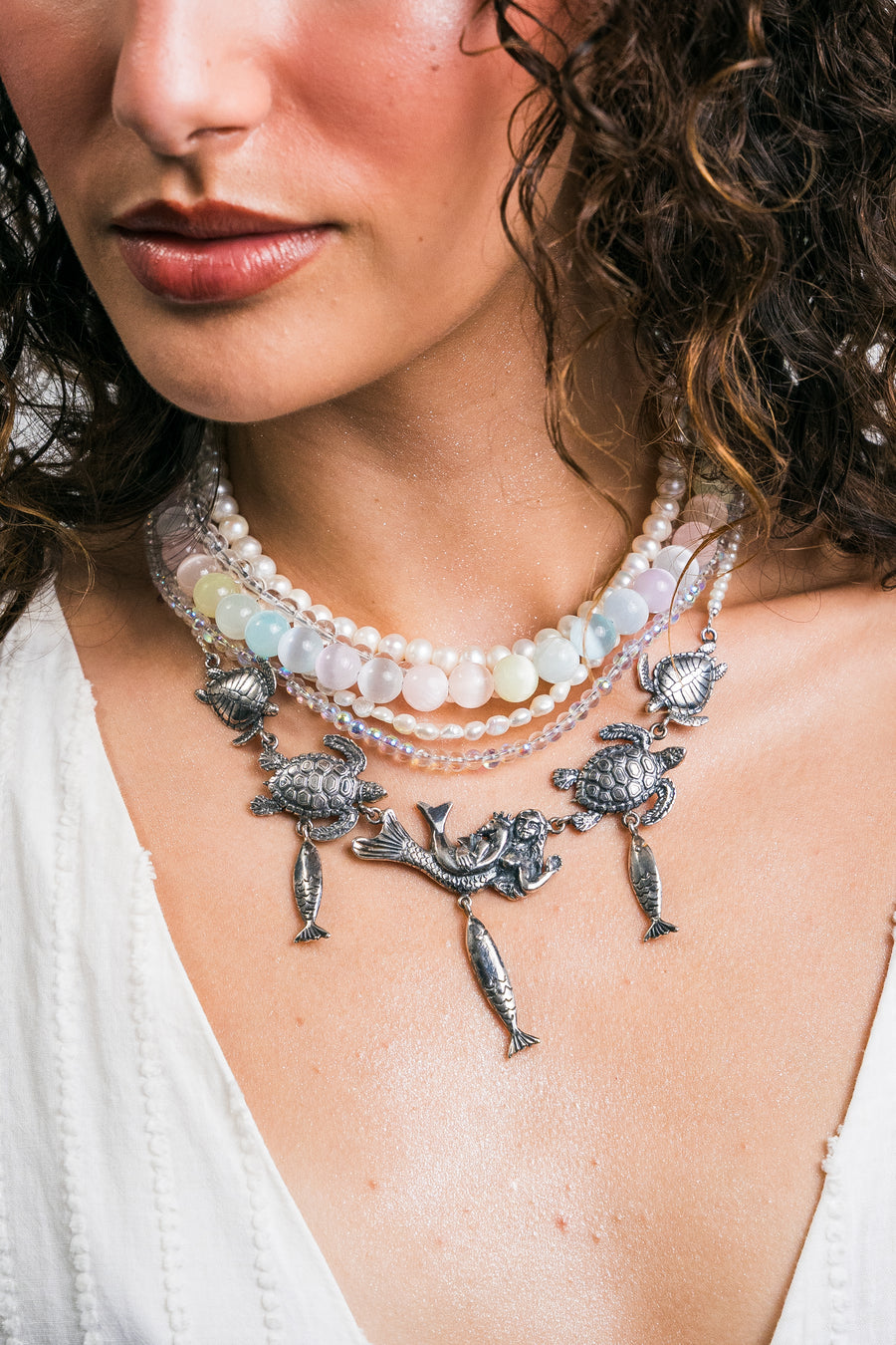 Collar Nado de Tortugas, joya de plata .925, con perla – Gabriela Sánchez (vista 3)