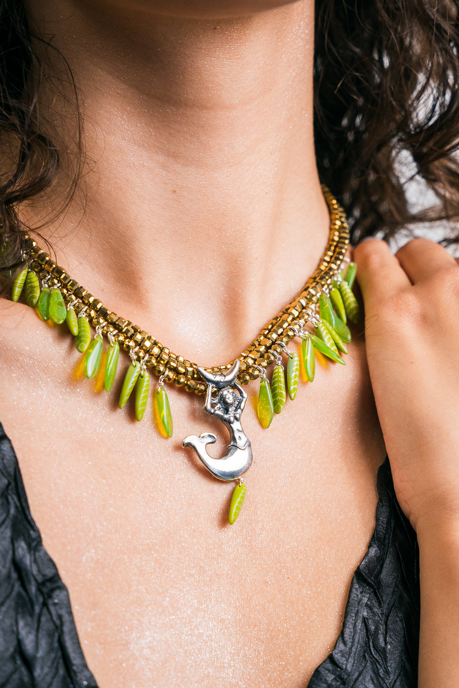 Collar Manglar, joya de plata .925, con hematita – Gabriela Sánchez (vista 2)