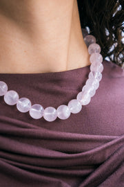 Choker Atardecer Rosa, joya de plata .925, con cuarzo rosa – Gabriela Sánchez