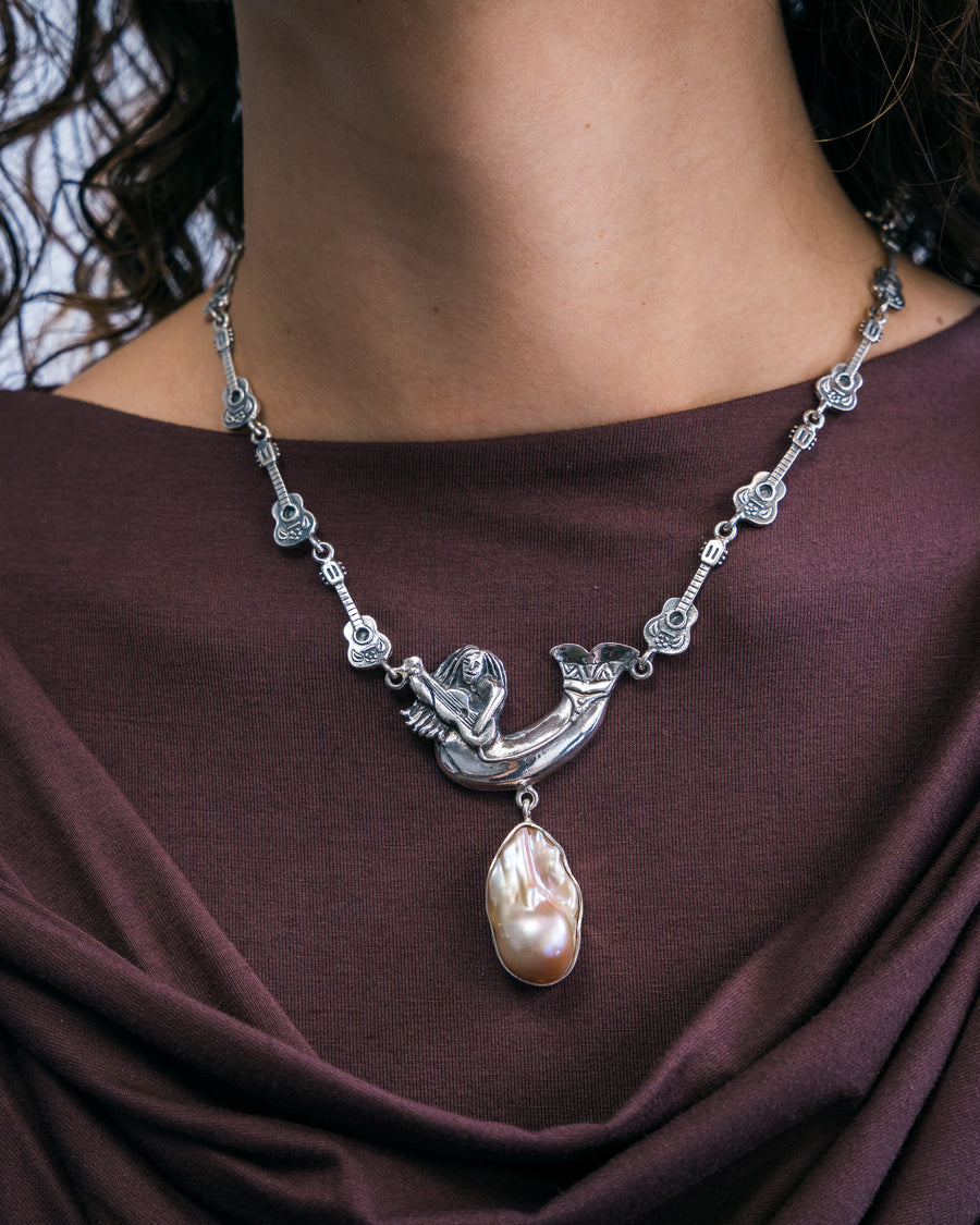 Collar Serenata Encantada, joya de plata .925, con perla – Gabriela Sánchez (vista 2)