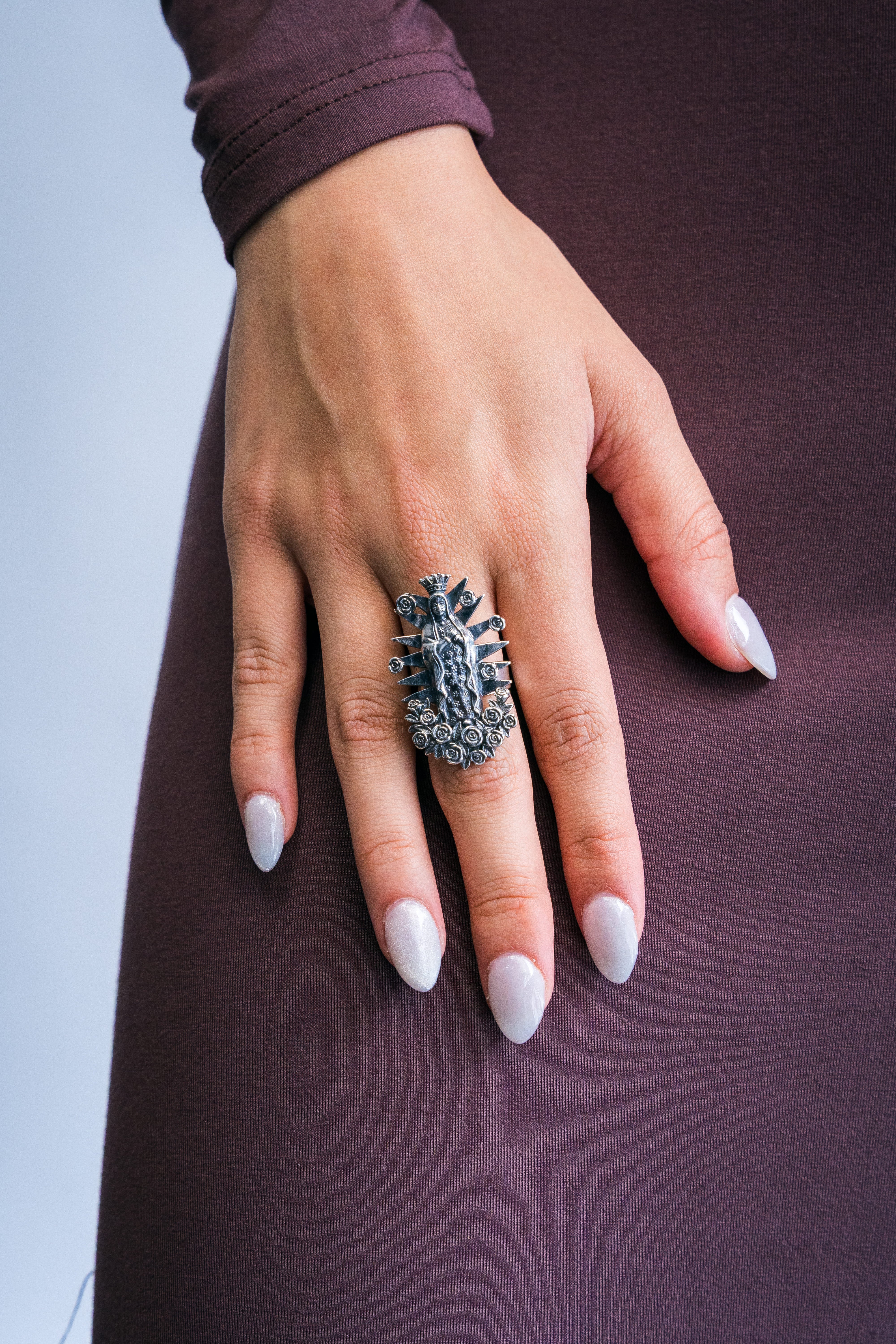 Anillo Virgen con Rosas, joya de plata .925 – Gabriela Sánchez (vista 2)