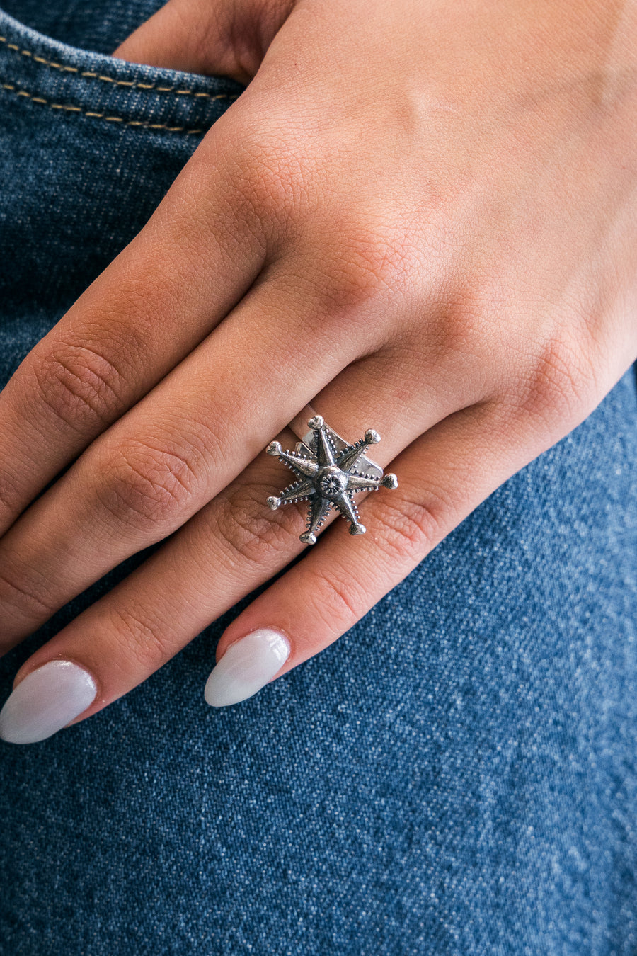 Anillo Mucha Fiesta Chico, joya de plata .925 – Gabriela Sánchez (vista 2)