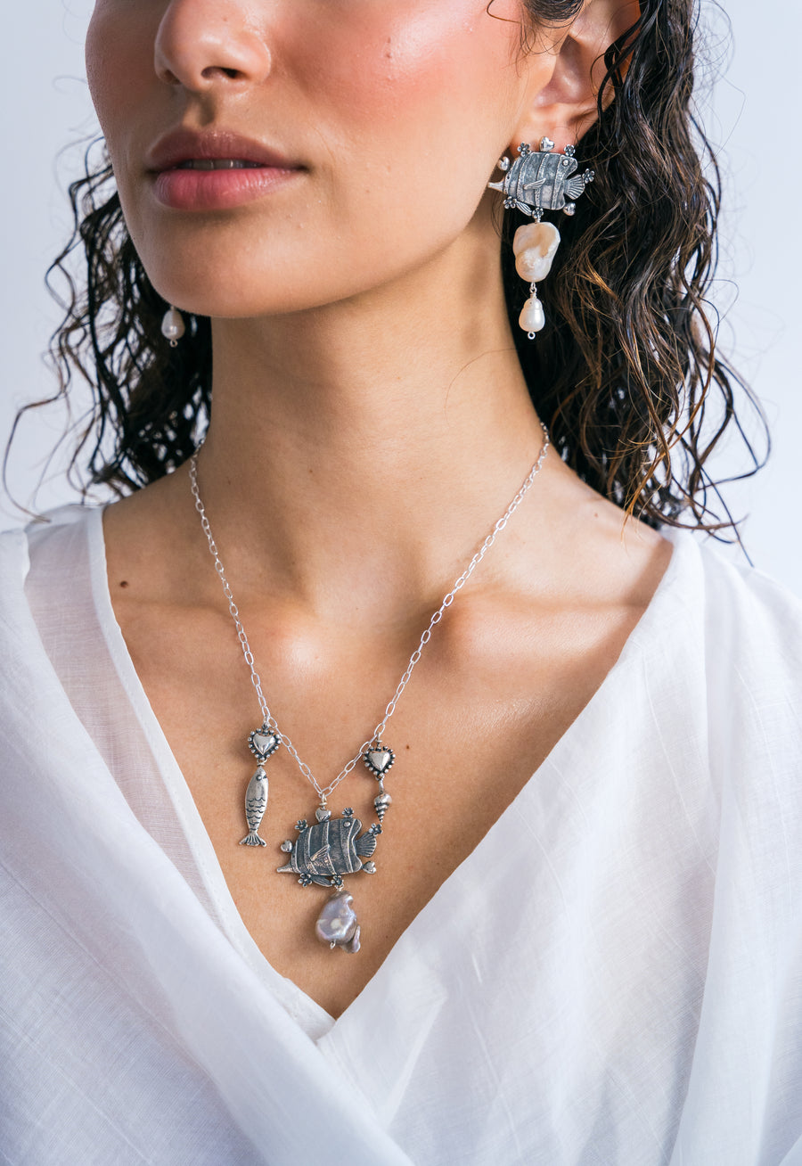 Dije Corazón de Pez, joya de plata .925, con perla – Gabriela Sánchez (vista 3)