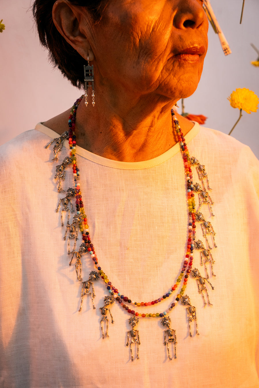 Collar Baile de los Esqueletos, joya de plata .925, con lapislázuli – Gabriela Sánchez (vista 3)