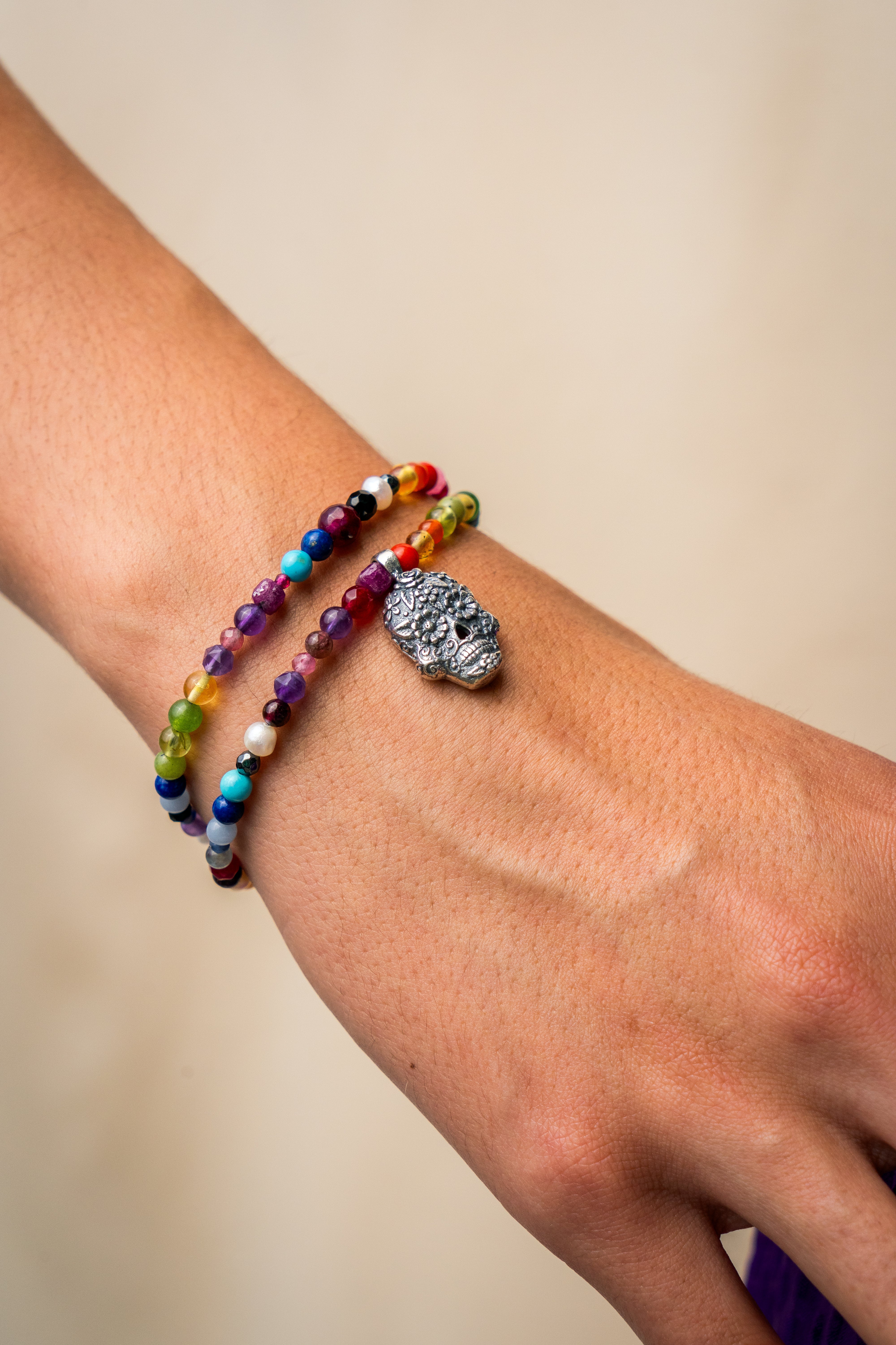 Pulsera Catrina Colores, joya de plata .925, con turquesa y rubí – Gabriela Sánchez (vista 2)