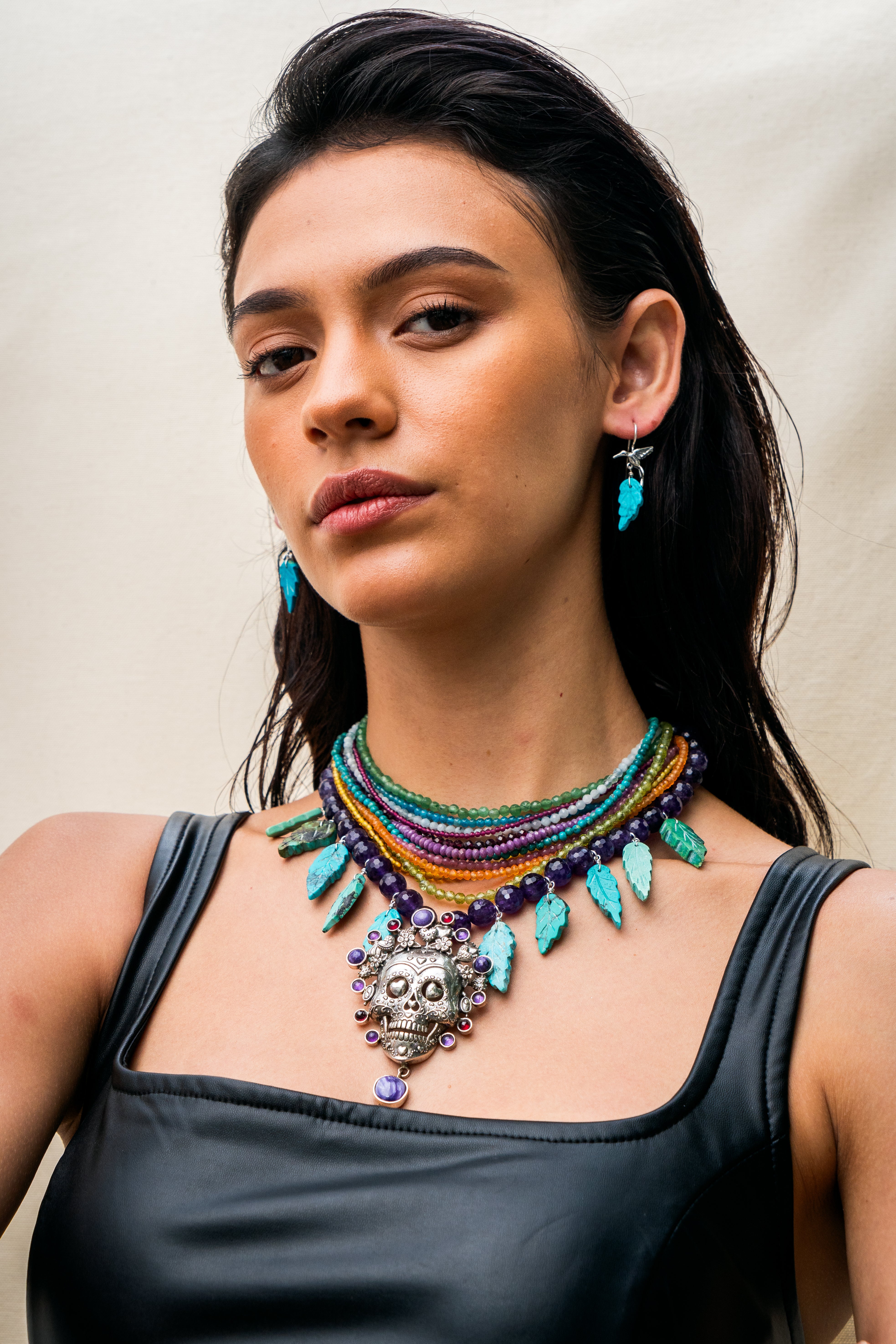 Collar Alas de Turquesa, joya de plata .925, con amatista – Gabriela Sánchez (vista 2)