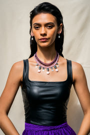 Collar Camelia Coqueta, joya de plata .925, con granate y cuarzo – Gabriela Sánchez (vista 3)