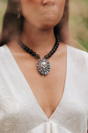 Collar Catrina Tehuana, joya de plata .925, con ónix – Gabriela Sánchez (vista 3)