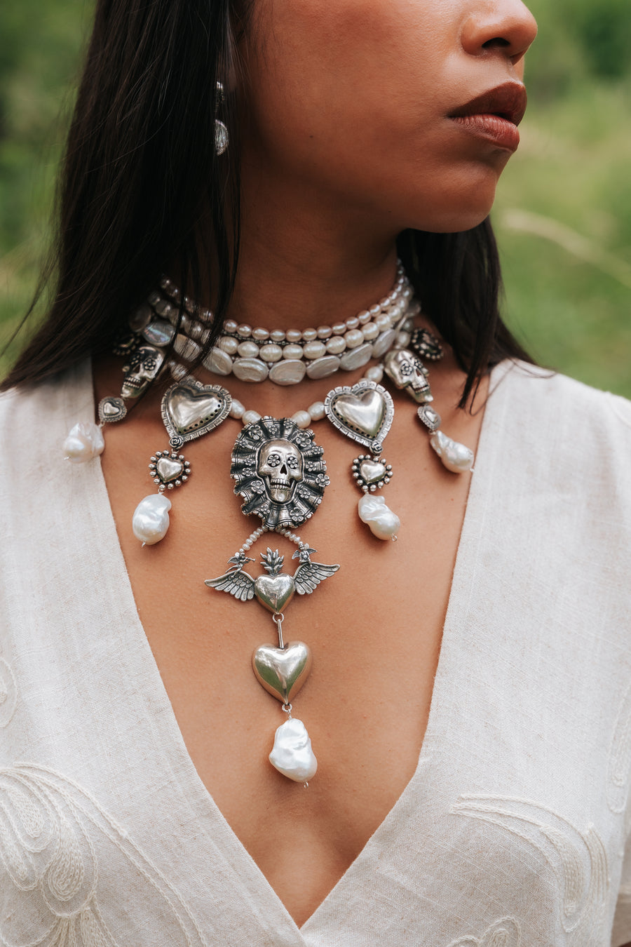 Choker Exvoto de Perlas, joya de plata .925, con hematita – Gabriela Sánchez (vista 4)