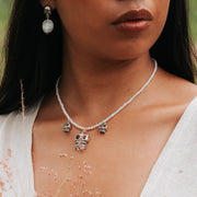 Collar La Risa de los Compadres, joya de plata .925, con perla – Gabriela Sánchez