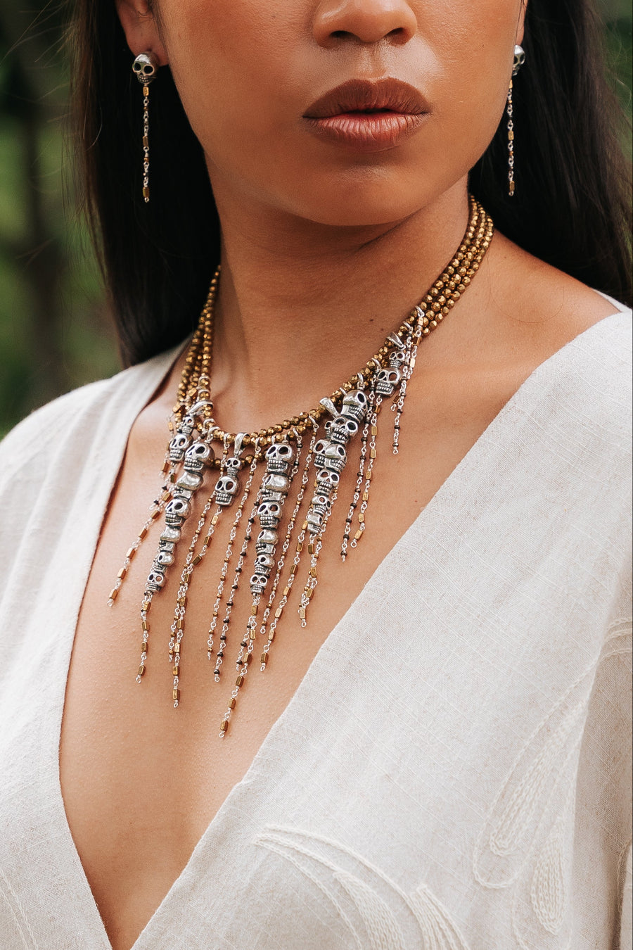 Collar Cascada Sagrada, joya de plata .925, con hematita – Gabriela Sánchez (vista 2)