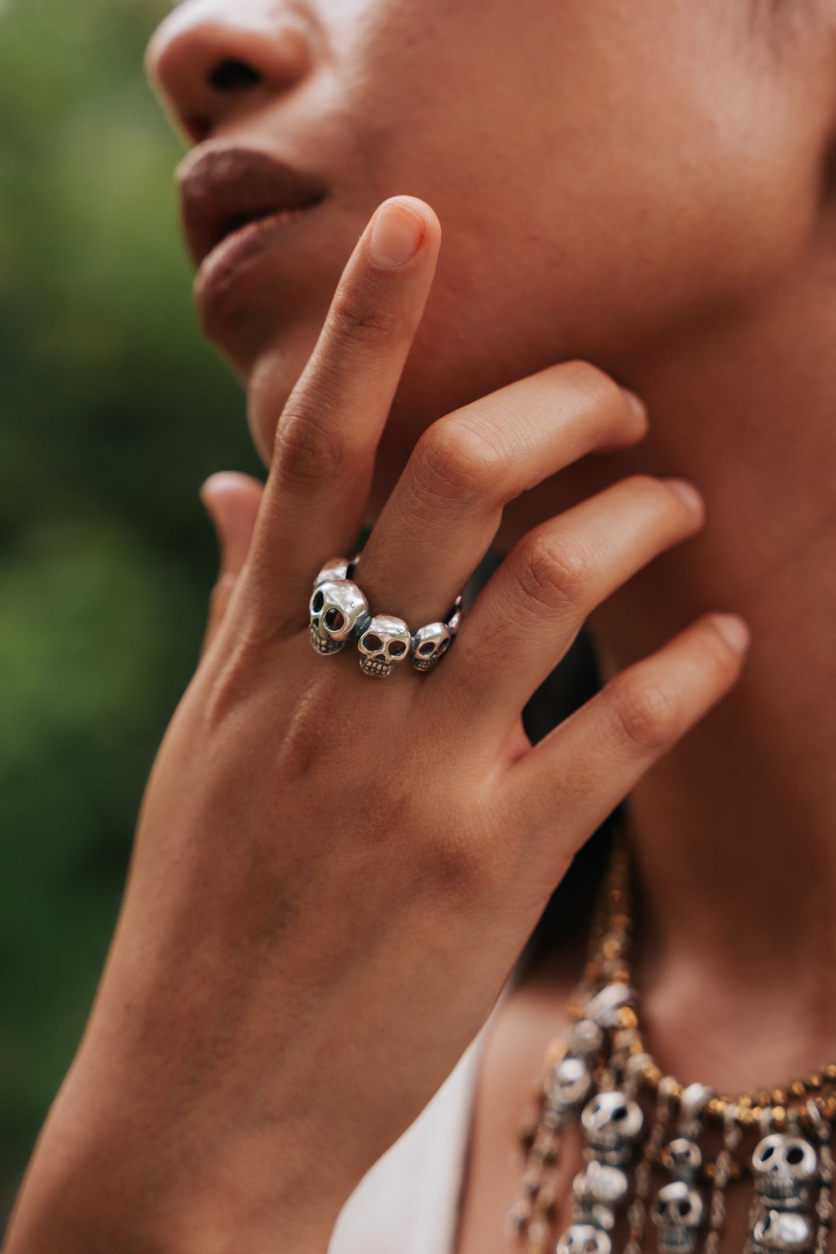 Anillo Cráneos de Luna, joya de plata .925 – Gabriela Sánchez (vista 2)