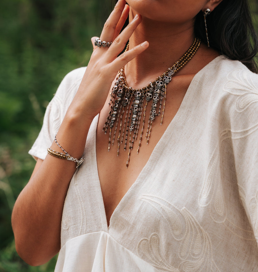 Collar Cascada Sagrada, joya de plata .925, con hematita – Gabriela Sánchez (vista 4)