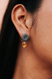 Aretes Olor a Cempasúchil, joya de plata .925, con cristal Swarovski – Gabriela Sánchez (vista 2)