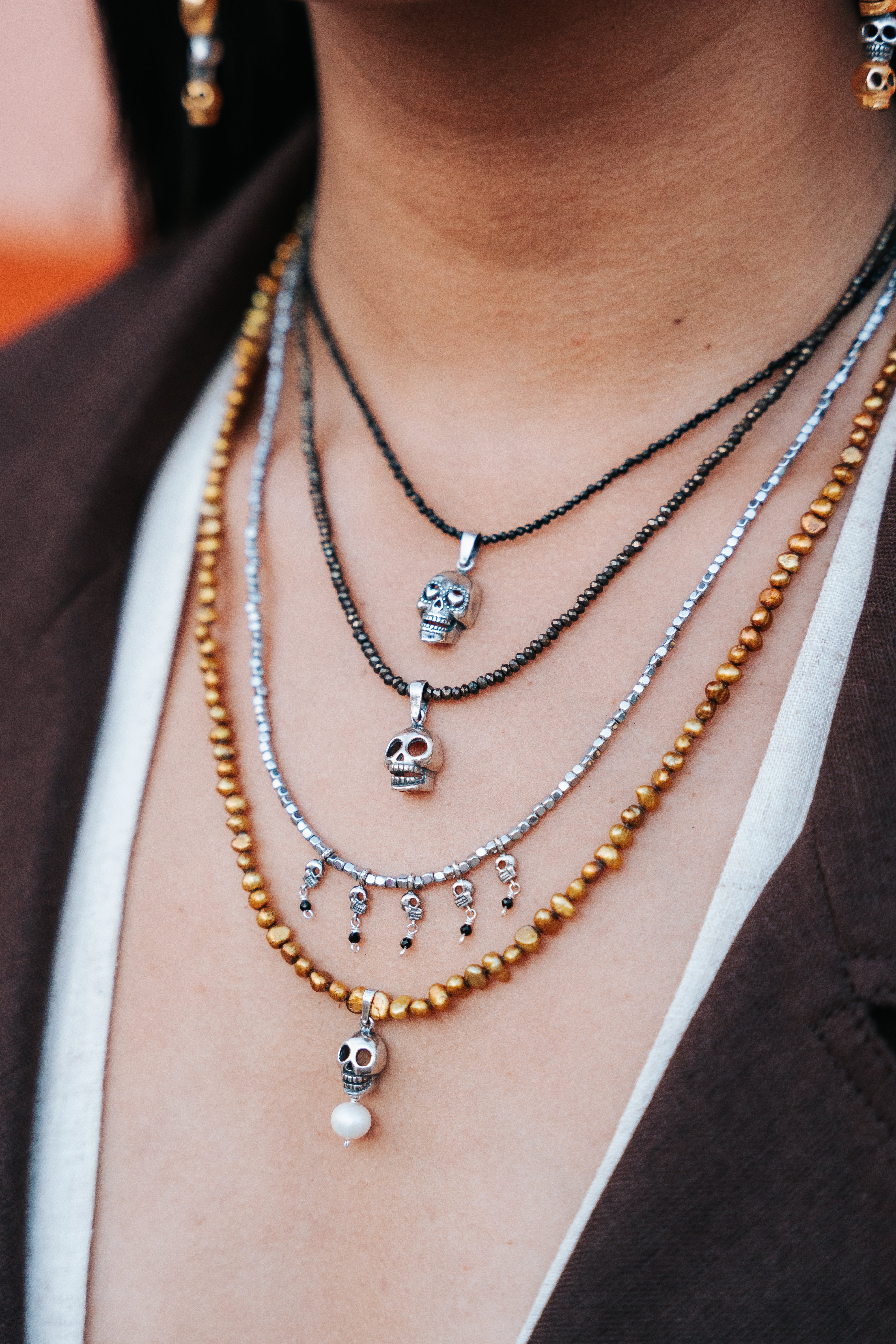 Collar Escalones Al Más Allá, joya de plata .925, con espinela y hematita – Gabriela Sánchez (vista 2)