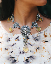 Collar Corazón Tehuana, joya de plata .925, con ámbar – Gabriela Sánchez (vista 5)