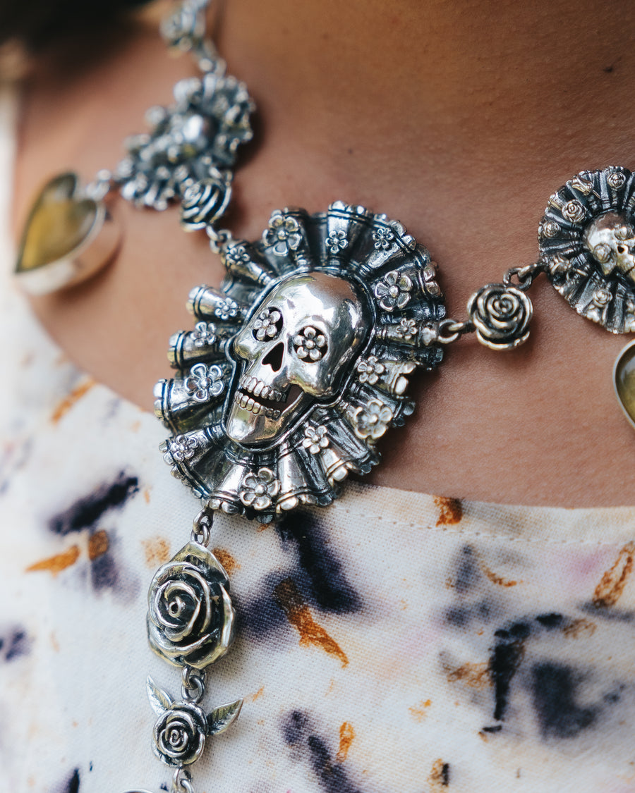 Collar Corazón Tehuana, joya de plata .925, con ámbar – Gabriela Sánchez (vista 6)