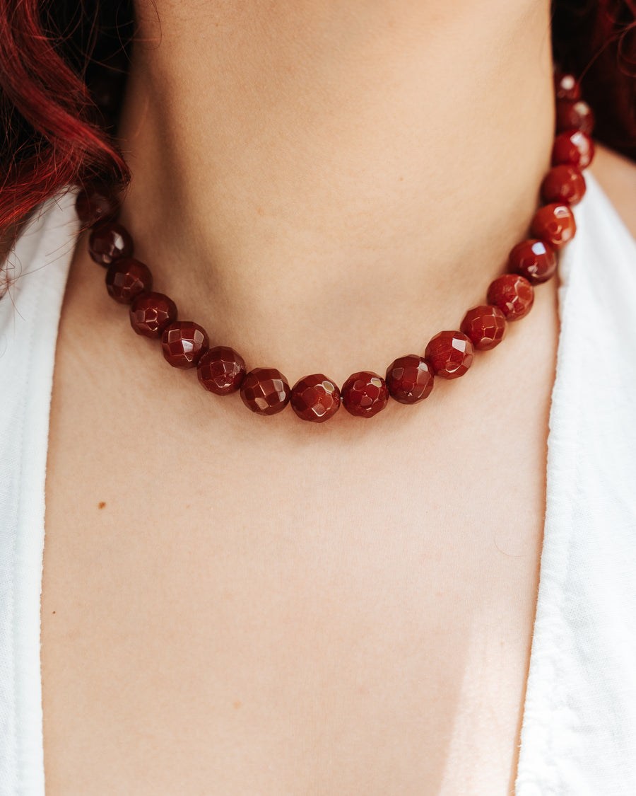 Collar Olor a Cempasúchil, joya de plata .925, con cornalina – Gabriela Sánchez (vista 2)
