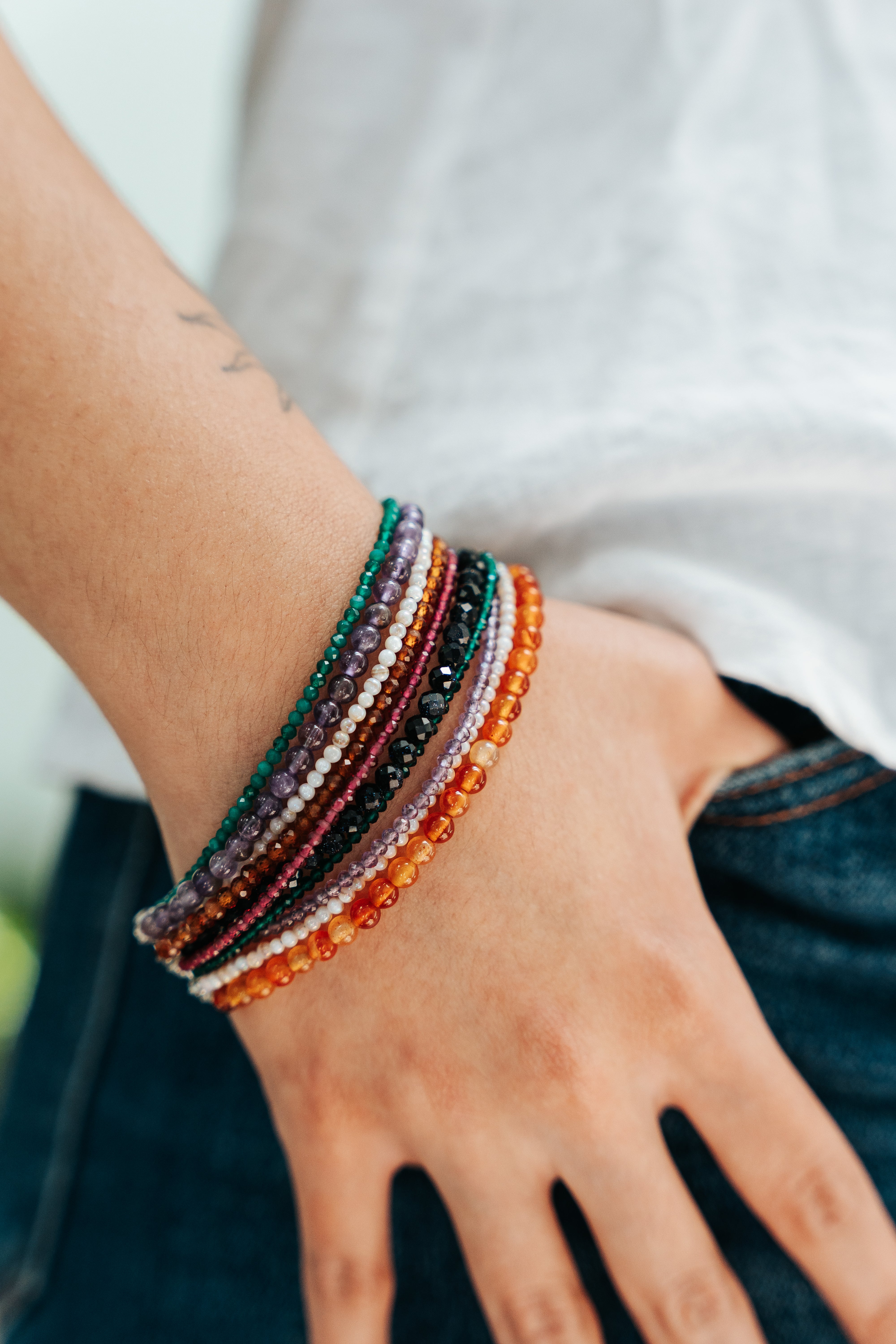 Pulsera Tradición Viva, joya de plata .925, con amatista y dioptasa – Gabriela Sánchez