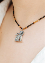 Collar Fuerza del Amanecer, joya de plata .925, con ojo de tigre – Gabriela Sánchez (vista 3)
