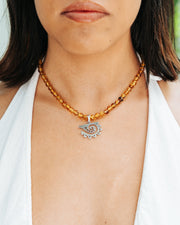 Collar Espiral, joya de plata .925, con ámbar – Gabriela Sánchez (vista 2)