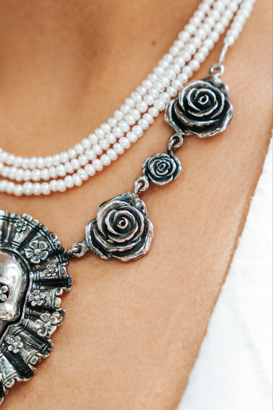 Collar Sincretismo Mágico, joya de plata .925, con perla – Gabriela Sánchez (vista 5)