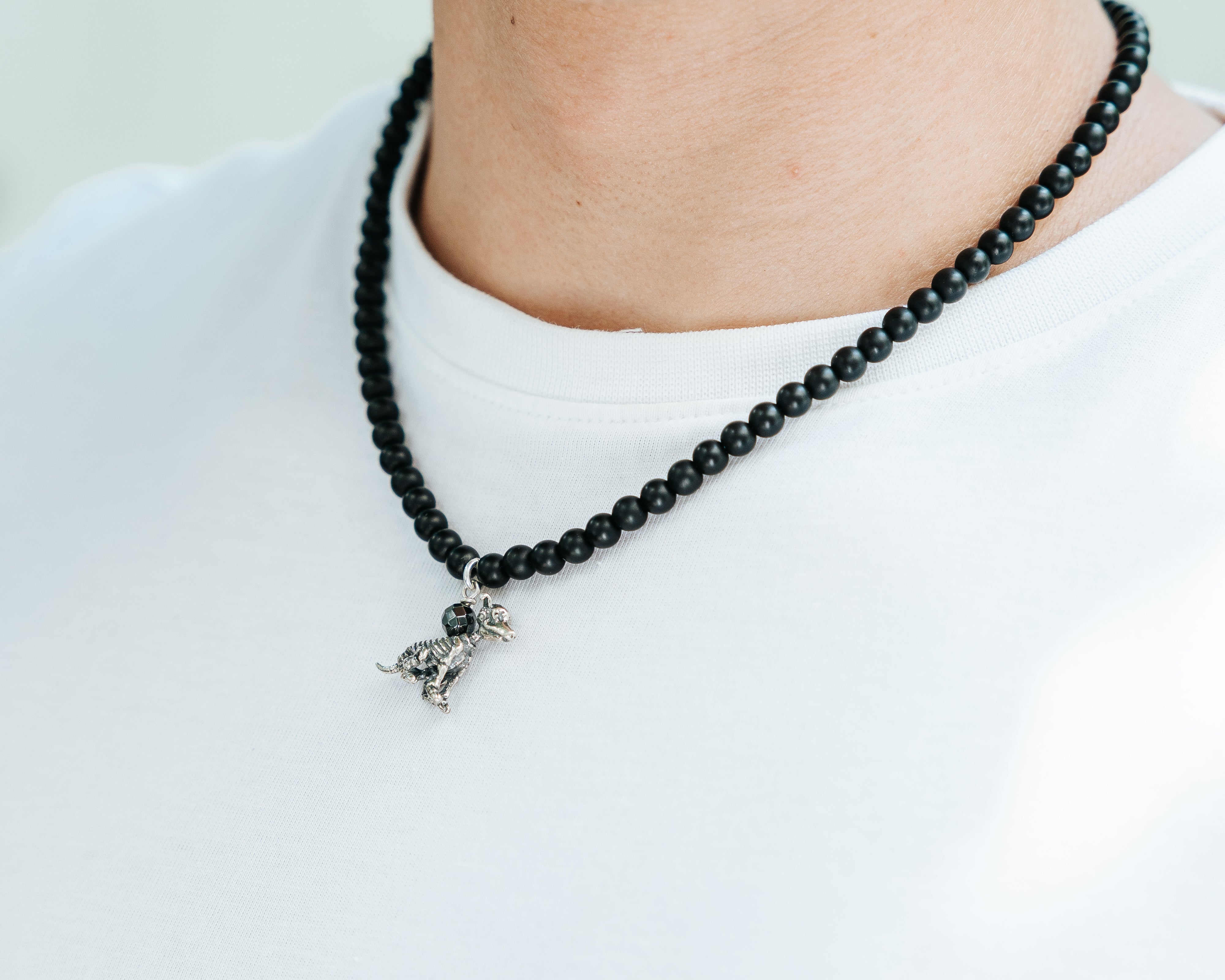 Collar Xolo de Luz, joya de plata .925, con obsidiana y hematita – Gabriela Sánchez (vista 2)