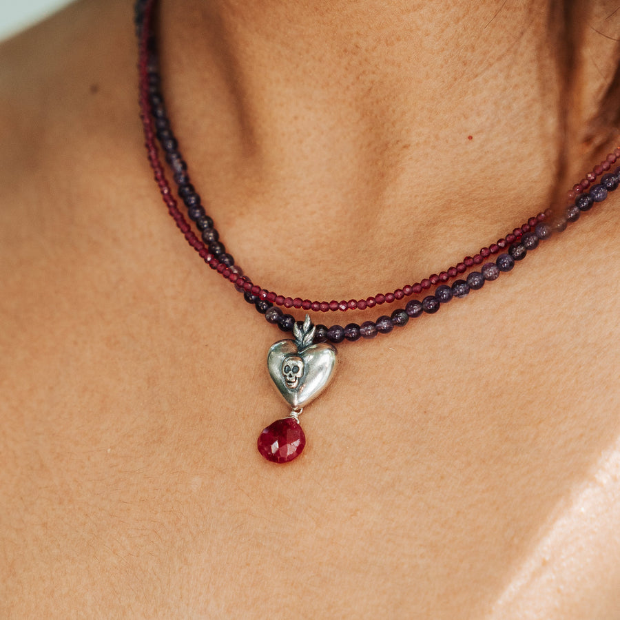 Collar Amor en Todas Las Vidas, joya de plata .925, con rubí y amatista – Gabriela Sánchez (vista 3)