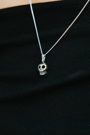 Dije Calavera, joya de plata .925 – Gabriela Sánchez (vista 3)