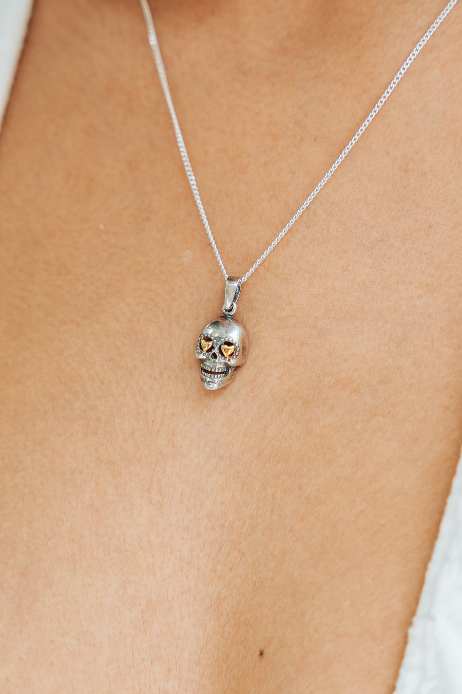 Dije Calaverita de Azúcar con Corazón, joya de plata .925 – Gabriela Sánchez (vista 2)