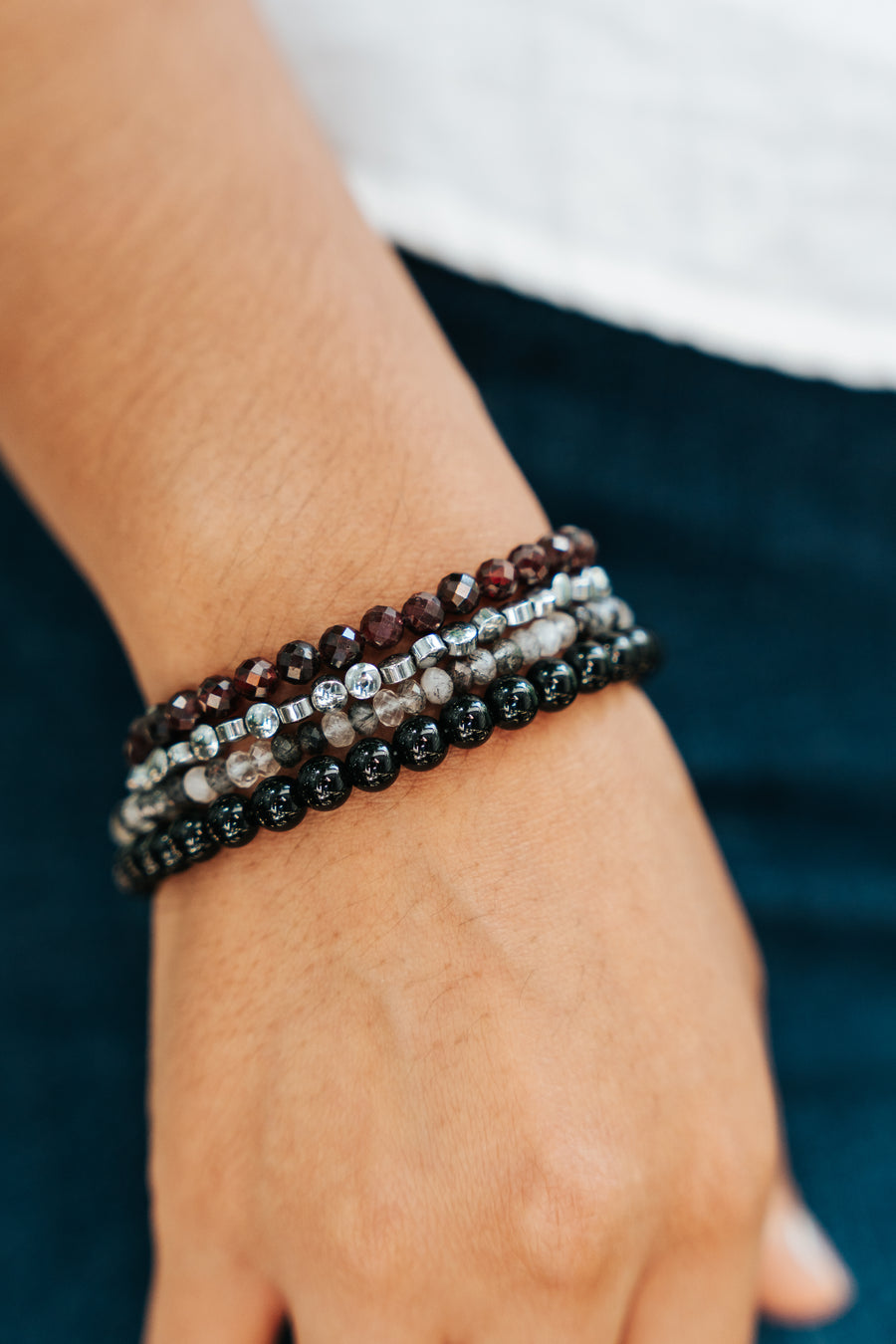 Pulsera Fuego Sagrado, joya de plata .925, con ónix y hematita – Gabriela Sánchez