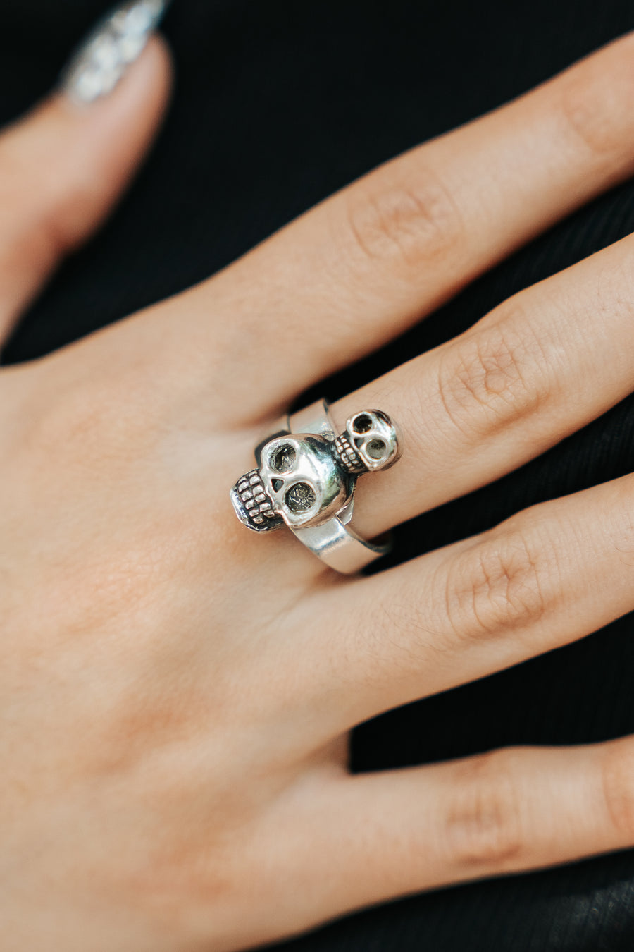 Anillo Tiburcio y Doña Tomasa, joya de plata .925 – Gabriela Sánchez (vista 4)
