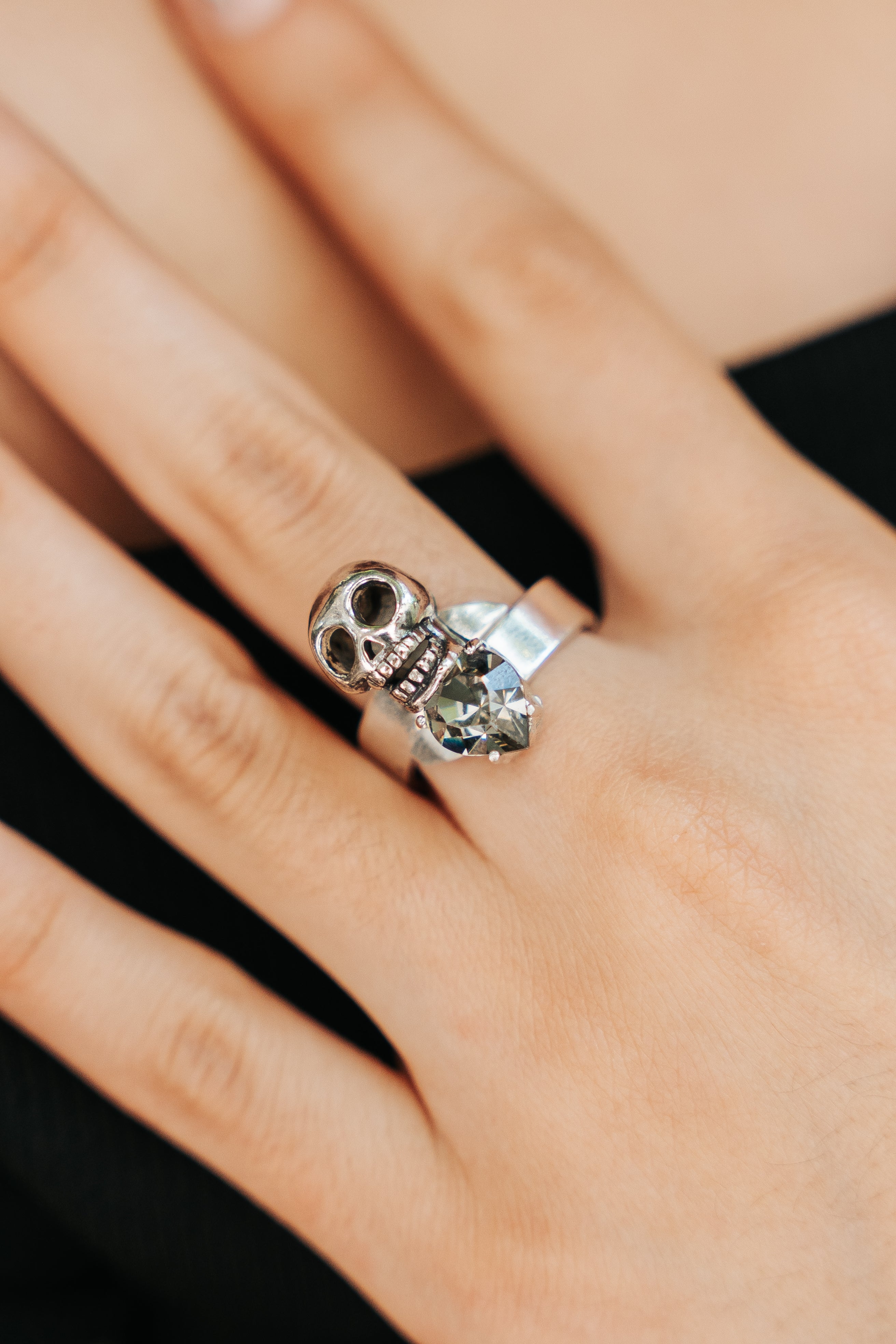 Anillo Doña Eulalia, joya de plata .925, con cristal Swarovski – Gabriela Sánchez (vista 2)