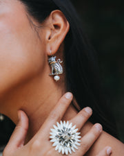 Aretes Guías Celestiales, joya de plata .925, con perla – Gabriela Sánchez (vista 4)