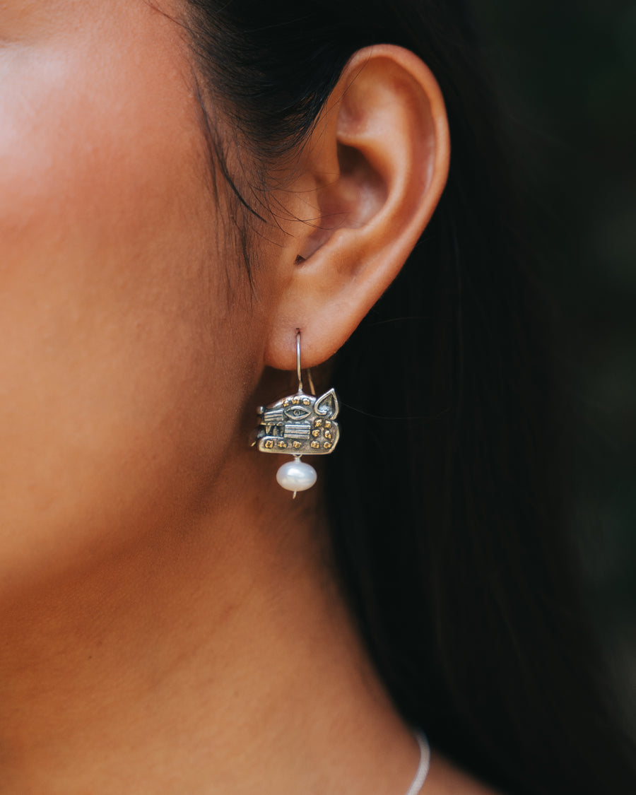 Aretes Cabeza de Jaguar con Perla, joya de plata .925 – Gabriela Sánchez (vista 2)