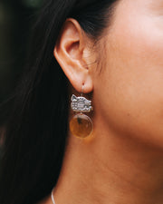 Aretes Guerreros del Alba, joya de plata .925, con ámbar – Gabriela Sánchez (vista 2)