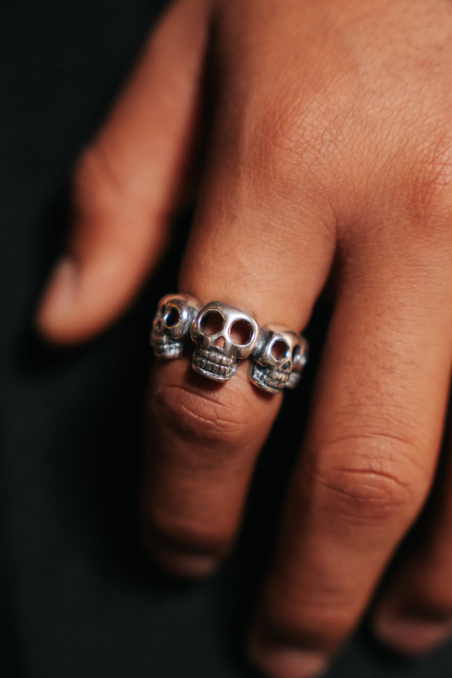 Anillo Cráneos de Luna, joya de plata .925 – Gabriela Sánchez (vista 4)