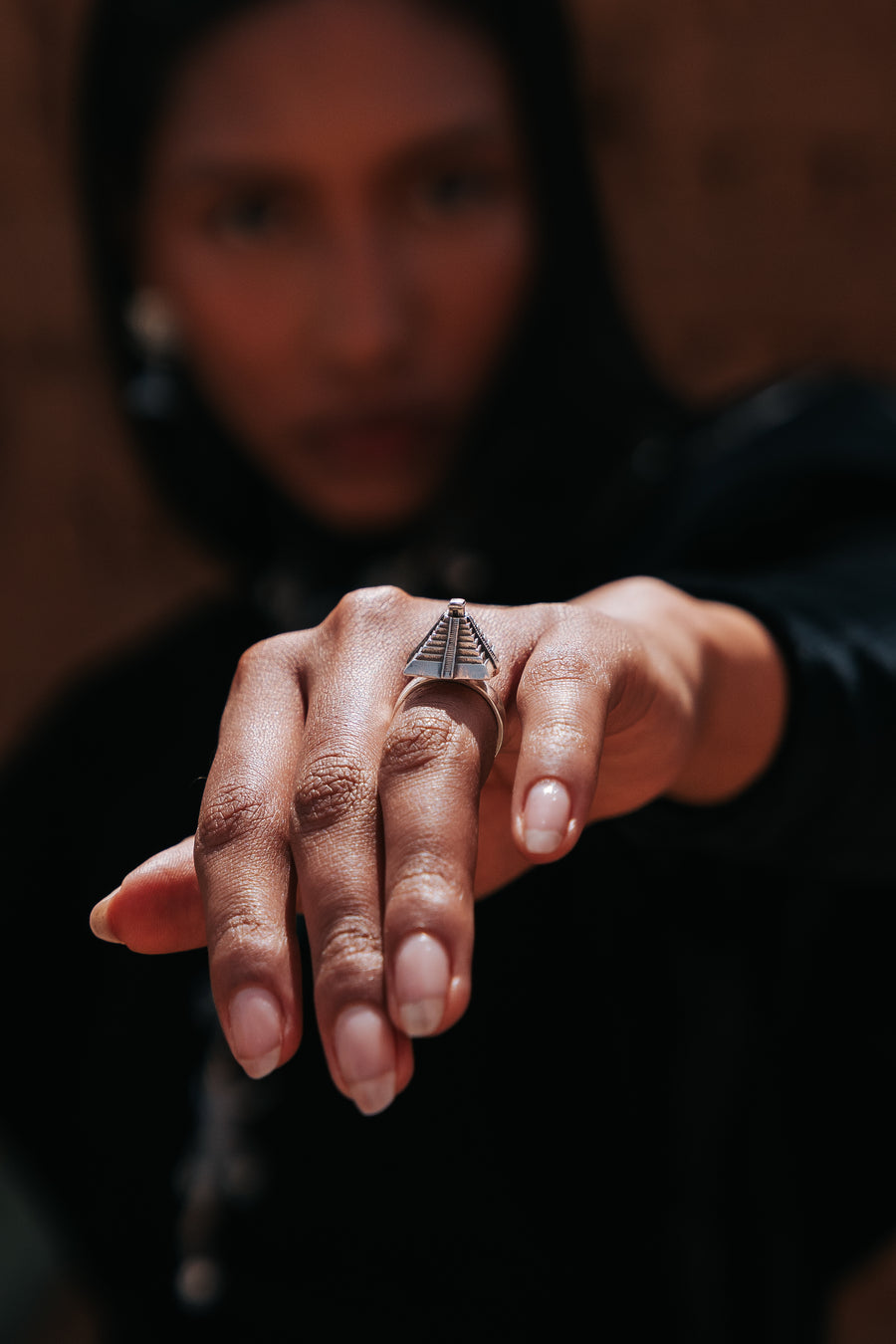 Anillo Pirámide, joya de plata .925 – Gabriela Sánchez (vista 3)