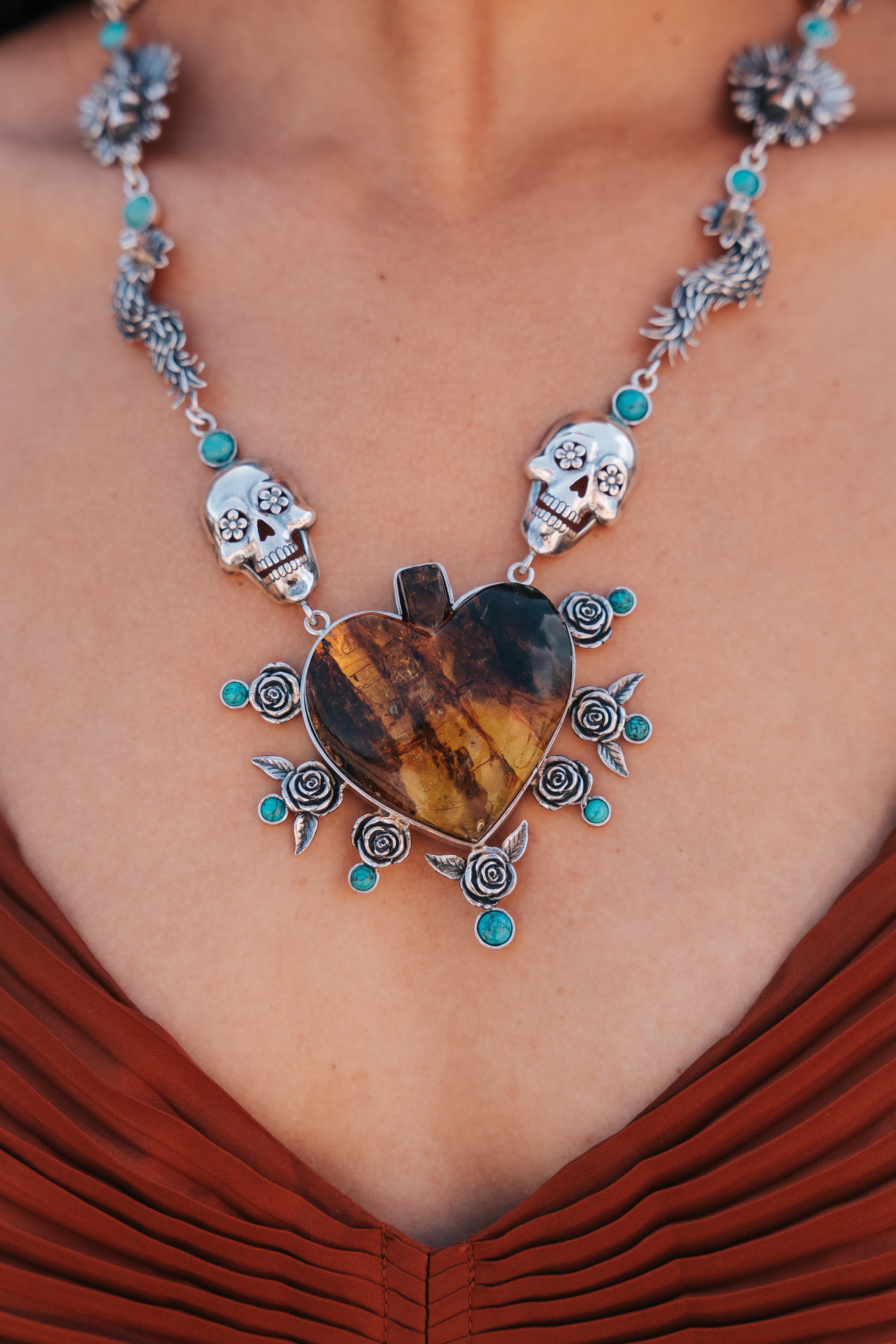 Collar Conexión Ancestral, joya de plata .925, con ámbar y turquesa – Gabriela Sánchez (vista 2)