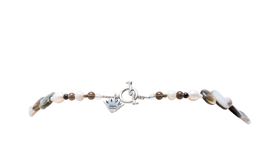 Collar Copal y Mezcal, joya de plata .925, con cuarzo y ónix – Gabriela Sánchez (vista 6)