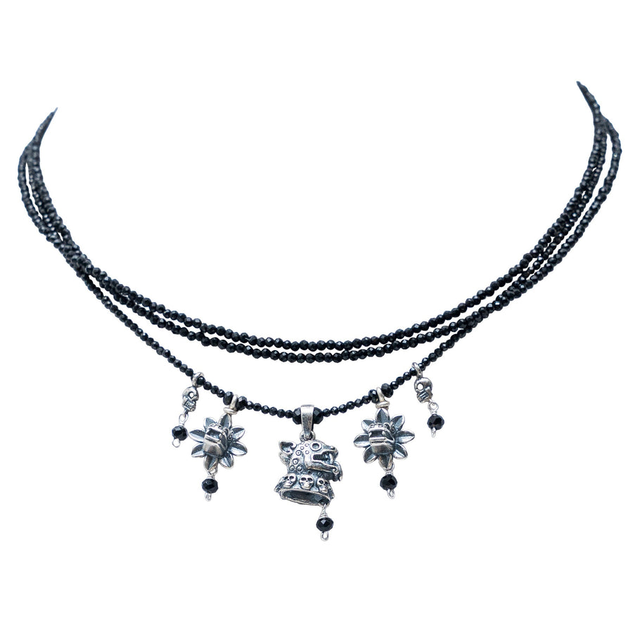 Collar Rostros de Mis Antepasados, joya de plata .925, con espinela y ónix – Gabriela Sánchez
